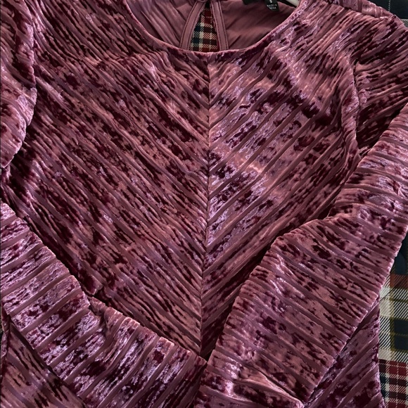 Lulu's Plush Velvet bodysuit in Rich Pink - Picture 3 of 6